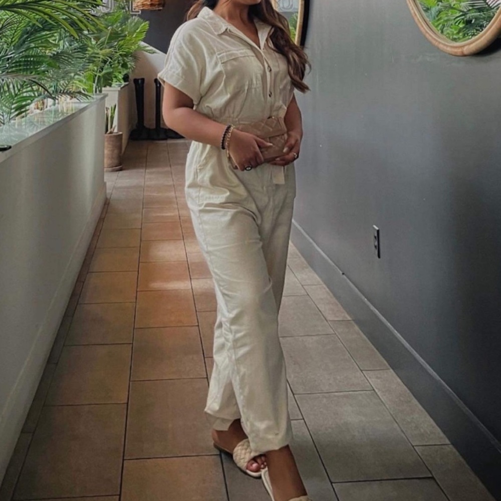 Universal Thread Short-Sleeve Linen Jumpsuit in cream. Size: 14 - Picture 14 of 15